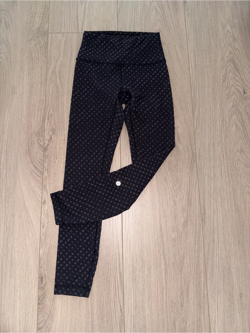 Lululemon Wunder Train High-Rise Tight 25"
Mirrorify Black Multi size 6 - Picture 4 of 7